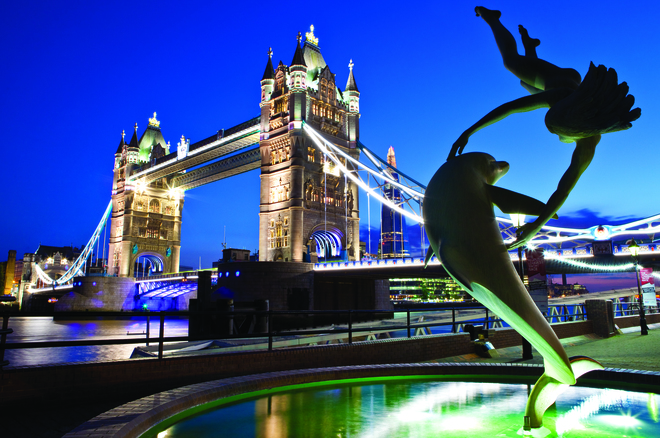 Chris Dorney, Tower Bridge and Sculpture, London.