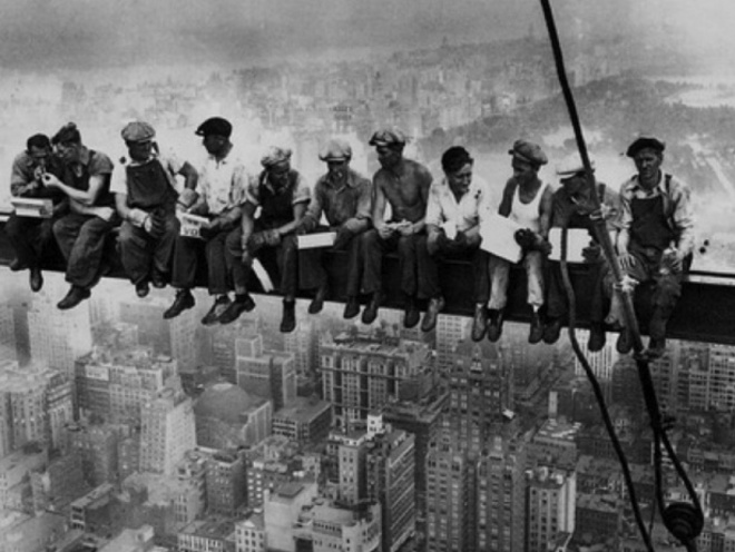 Charles C. Ebbets - &ldquo;Lunchtime atop a Skyscraper&rdquo; staged or not that